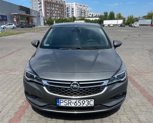 Opel Astra cena 58000 przebieg: 80500, rok produkcji 2016 z Poznań małe 137